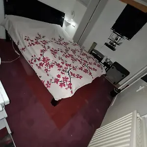 Private Cosy Roomz Homestay